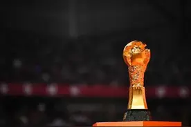 中超冠军的火神杯长什么样？可以永久保留？名字刻满了怎么办？图片