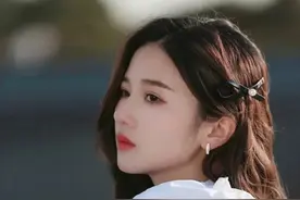 微小说：到底还是自己的真心付诸流水，我真是瞎了眼，才会看上你图片