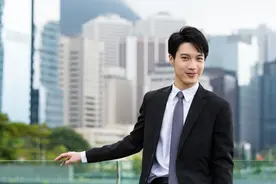 身高1.7米，月综合收入超过1万元的男生，全国不超过1%，真的吗图片