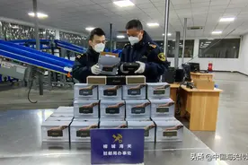 外观只错分毫真伪却差之千里 榕城海关查获侵犯“Marshall”商标专用权蓝牙音箱图片