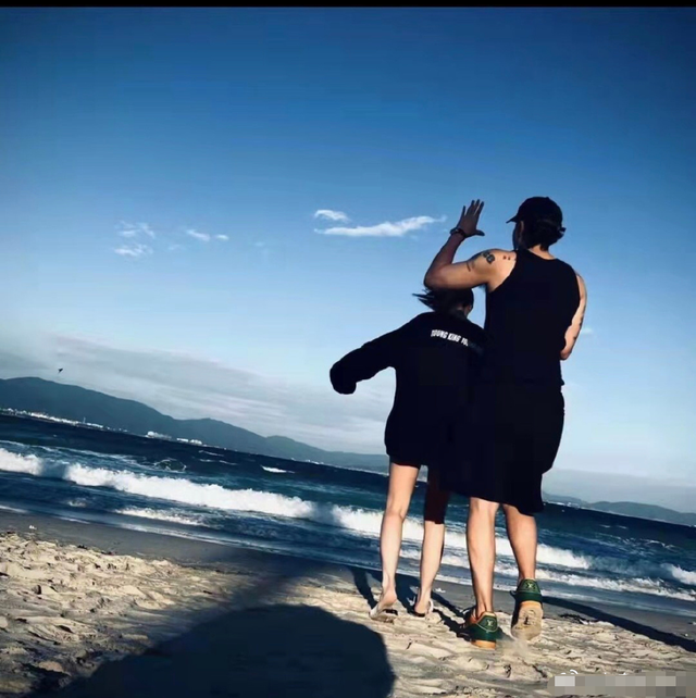 黄子韬徐艺洋疑恋情曝光!男方用合影当头像,两人曾被指三亚私会