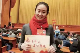 离开赵本山十年，王亚彬的成功，给赵本山徒弟们提了一个醒图片