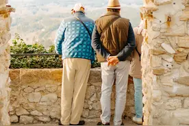 中老年人要牢记：这一长寿菜，辅助降三高 促睡眠，60岁后更要多吃图片