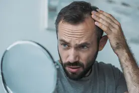 男人的枕头，为什么那么容易变黄？是不爱卫生吗？告诉你生理因素图片