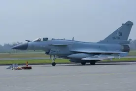 横插一杠！美国为巴基斯坦升级F-16，对歼-10CE出口有影响吗？图片