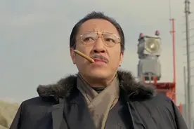 88岁杨群因病去世，曾经名气比肩谢贤，成龙给他当配角图片