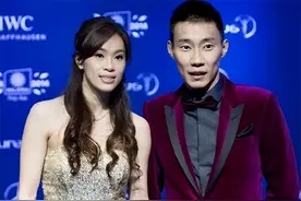 羽坛李宗伟近照，骨瘦如柴，曾花费千万抗癌，如今妻子生下第三子图片