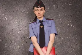 我和俄罗斯美女海关办事员的故事，美食在口、美女在侧，好不惬意图片