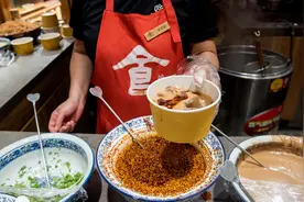 甘肃敦煌，常住人口不到19万，却比省会兰州更出名图片