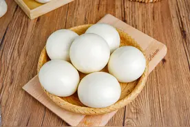 蒸馒头时，“开水蒸”和“冷水上锅蒸”区别很大，看完别再弄错了图片