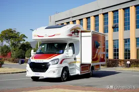 盘点2款老少家庭皆宜的大空间6座6床房车！自动挡，轻松跑800公里图片