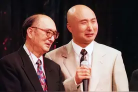 1977年，陈佩斯演出后回家报喜：我升官了！陈强：就不能演点好人图片