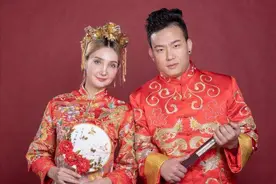 4年前那个没花一分彩礼，娶到迪拜美女空姐的农村小伙，如今咋样图片