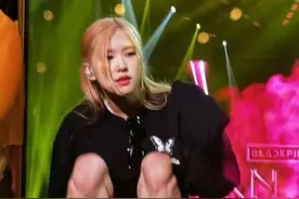 舞台生图被牛蛙小腿意外抢镜？怎么镜头一转她就秒了半数腿精...图片