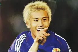 盘点参加过02年世界杯至今仍未退役的老妖们图片