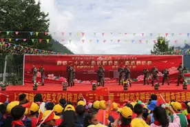 歌舞庆党生 建设新西藏图片