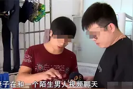 湖南女子卧室直播不让丈夫进去，丈夫起疑后偷看，当场崩溃 纪实图片