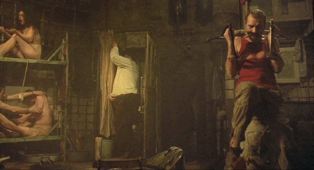 刚解封就冲上9.2！封闭管理20年，吃着狗罐头，搂着军官跳脱衣舞