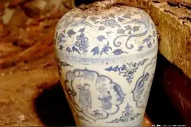 中国有一座古墓，日军曾数次盗掘未遂，结果出土一价值10亿的瓷器图片