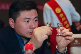 不论是茅台还是牛栏山，加滴水就能现原形？真行家还要看这5点图片