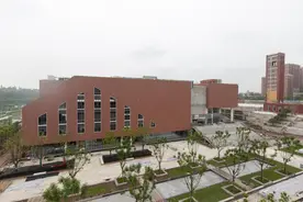 实力圈粉 重庆八中龙兴校区一期7月完工！全部建成后可招收学生6000人图片