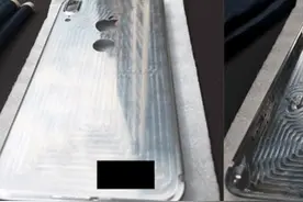 疑似iPhone 14真机后盖曝光：竟是背部指纹？图片