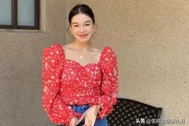 碎花裙过时了，“碎花上衣”却火了！配牛仔裤、阔腿裤清新又高级图片