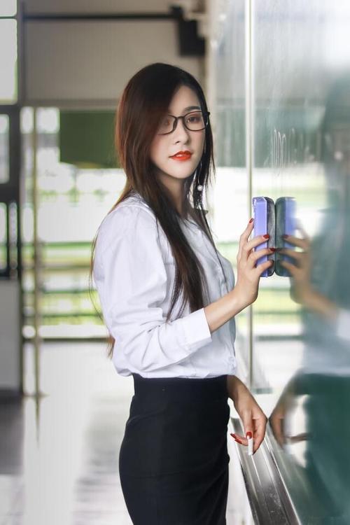 可擦钢笔怎么装墨囊？