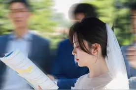 网传32岁谭松韵与万达二公子隐婚，“老公”还曾与多位女明星传绯闻，工作室辟谣：谭女士目前未婚且单身图片