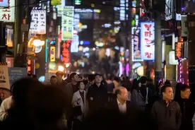 人口连续2年锐减，韩国人不爱生育，问题找到了，总统都膝下无子图片