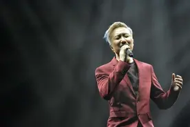 拒绝参加《蒙面唱将》吐槽韩红邓紫棋乱飙高音 郑中基凭啥这么豪横图片