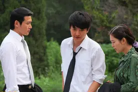 陆毅携手郭京飞：娶亲姐妹成连襟，让无子的岳父母老有所依图片