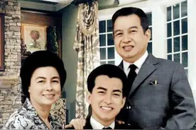 西哈莫尼国王有多帅？20岁清秀如贾宝玉，50岁俊美如唐僧图片