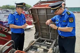 肉贩长期占道经营，城管没收300斤猪肉送给福利院，局长：合法图片