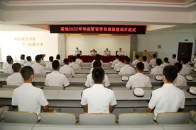 加钢淬火，助力军官学员焕然一“星”图片