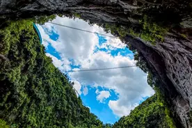 广西唯一上榜！悬崖、天坑、千年仫佬……这里是九万大山里的奇美秘境图片