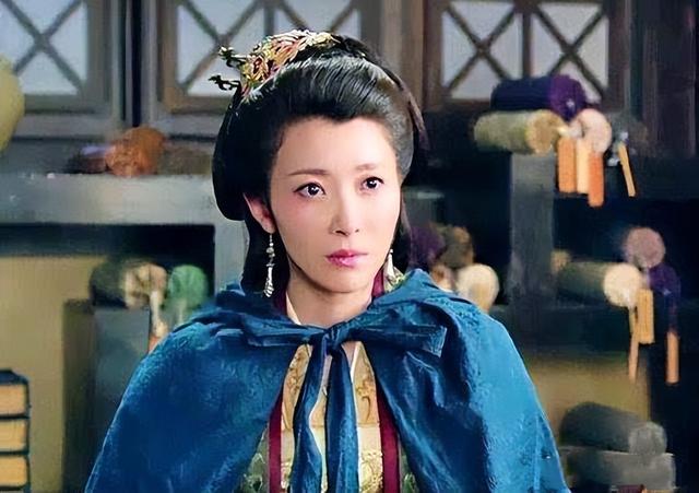 张棪琰在演技上真的是很扎实,她演古装,你会记得住这个角色,但不提醒