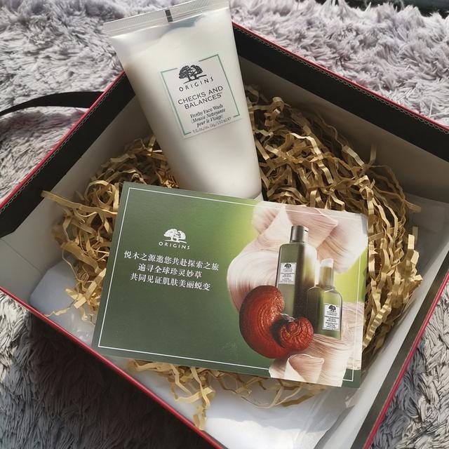 建议油皮女生：夏天多试试这5款“洗面奶”，温和不刺激还控油