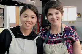 我，15岁辍学进电子厂，16岁回校复读，上大学进名企，自己当老板图片