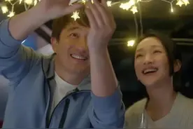 47岁周迅剧中“离婚”独自带娃：都是单亲妈妈，凭什么她这么爽图片