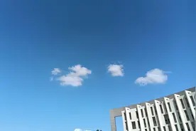 相关部门正在核实，将根据财力状况适时补发2021和2022年的绩效奖图片