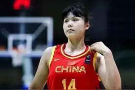 16岁身高2米27超姚明，单场暴砍62分13篮板，未来必进国家队图片