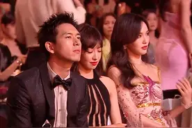 芭莎派对座位分布来了！赵丽颖地位稳固坐主位，唐嫣逐步边缘化图片