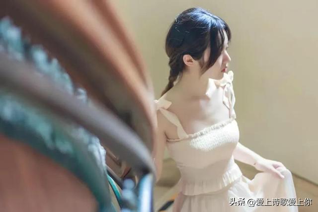 情感故事：被美女组长虐，可我离别时，她却爱上了我