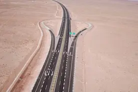 耗资370亿建成，如今却成为最孤独公路，京新高速为何无人敢走？图片