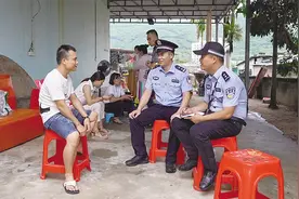 三亚市公安局吉阳分局开展“全警联系村居”活动，双重身份让警务工作更惠民图片
