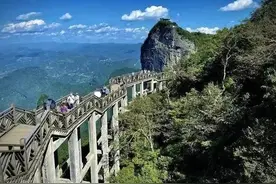 张家界四人集体跳崖,背后的真相是如此的残酷图片