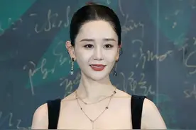 “最丑紫薇”又整容，如今脸僵笑不出，这5位琼女郎都被整容毁了图片