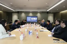 强强联手 开拓石墨烯大健康产业——大象融媒党委书记、董事长张建生与烯旺科技董事长冯冠平教授举行会谈图片