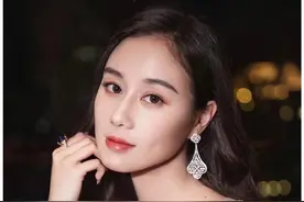 “天选之女”何超欣：赌王最宠爱的女儿，长相酷似利智惹质疑图片